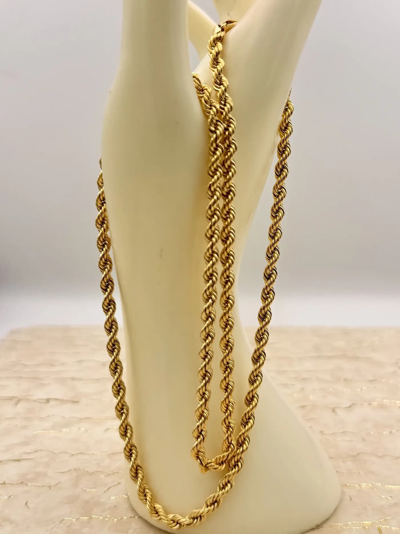 Cadena tejido cuerda en oro